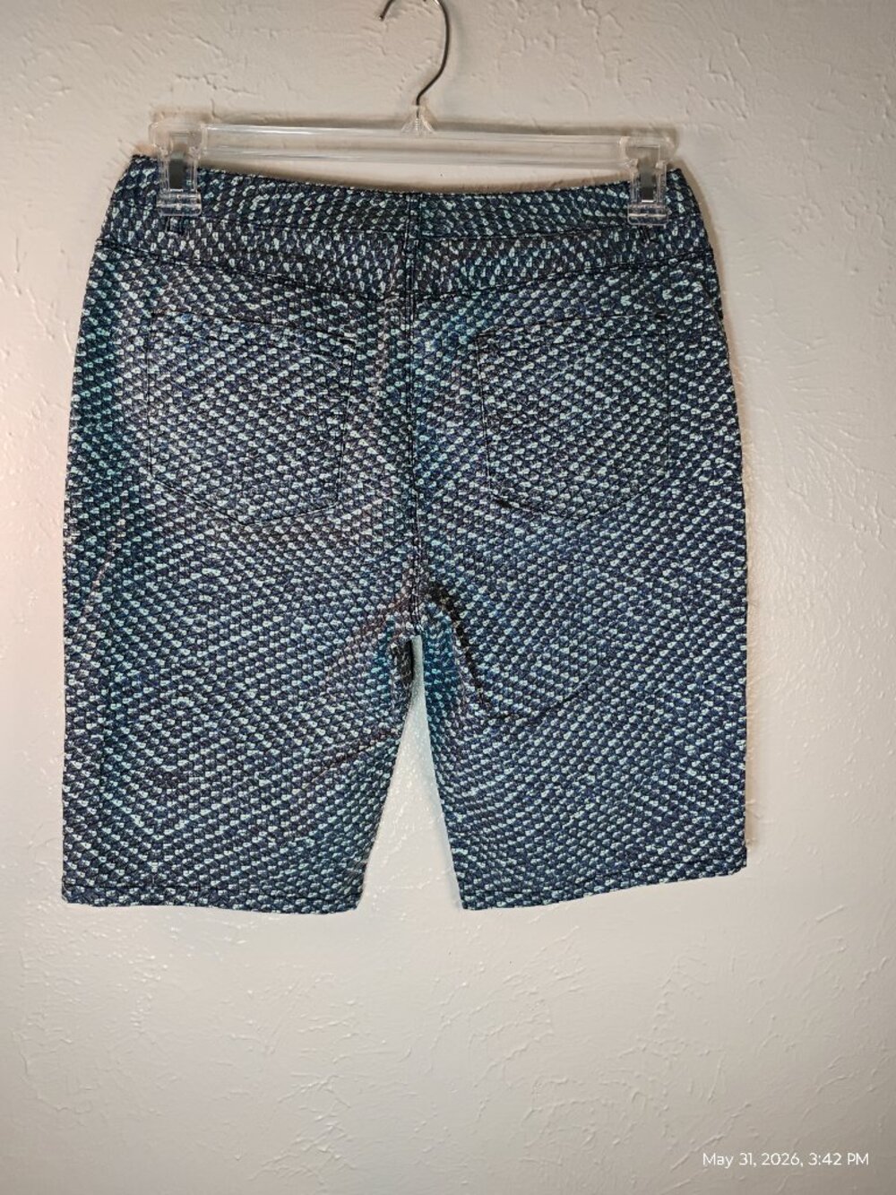 Coldwater Creek Women's Blue and Green Bermuda Shorts Size 8